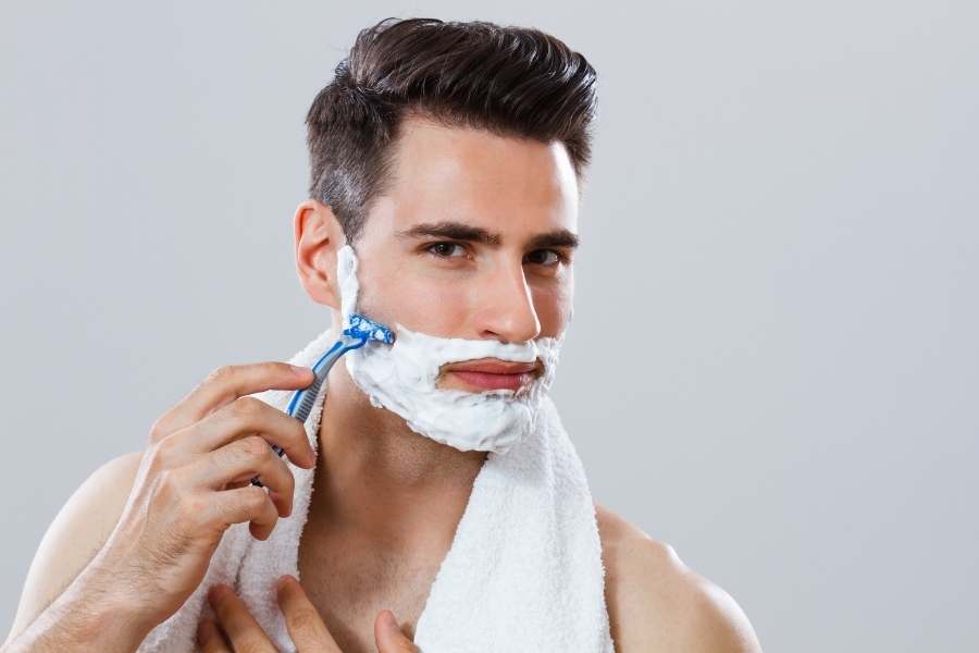 5 Common Mistakes You Need To Stop Making While Shaving