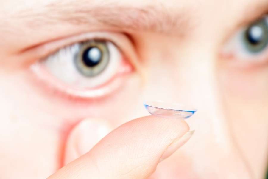 colored contact lenses