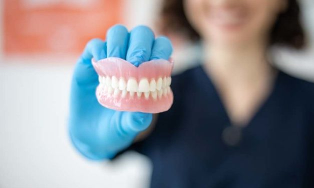 7 Benefits of Wearing Dentures