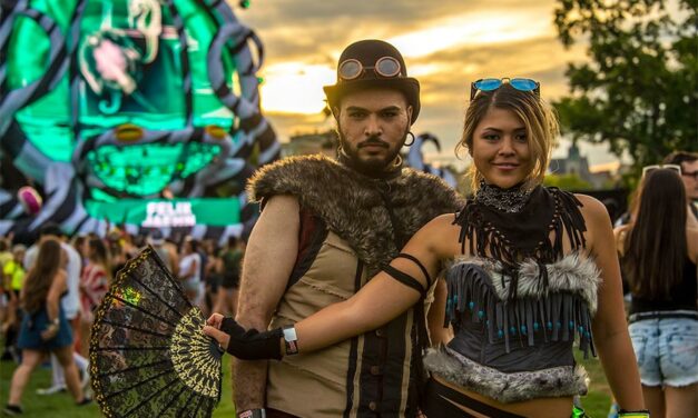 5 Reasons to Buy Rave Costumes Online